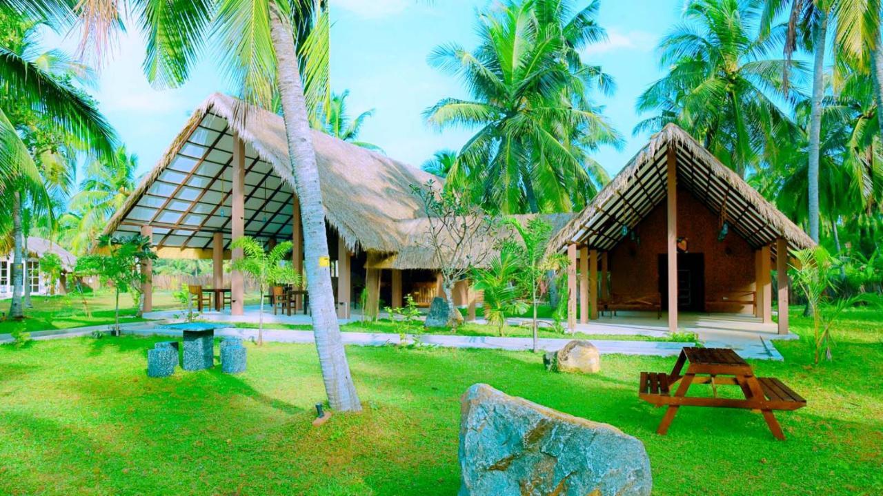 Coco Village Hotel Chilaw Bangadeniya Exterior photo