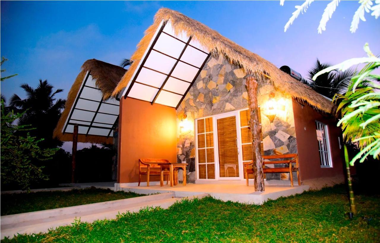 Coco Village Hotel Chilaw Bangadeniya Exterior photo