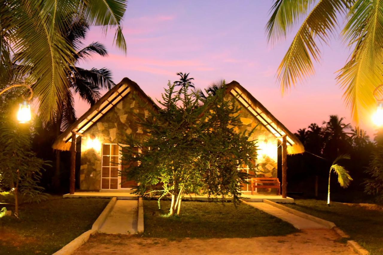 Coco Village Hotel Chilaw Bangadeniya Exterior photo